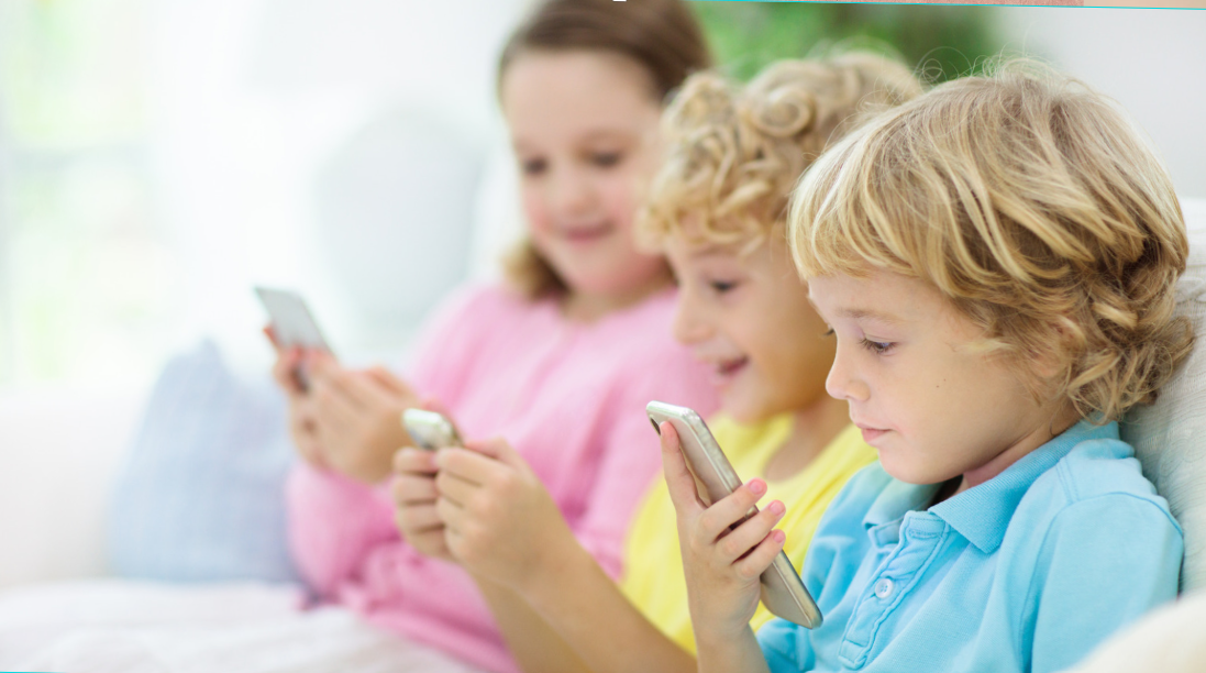 Детская зависимость от телефона: насколько это страшно?