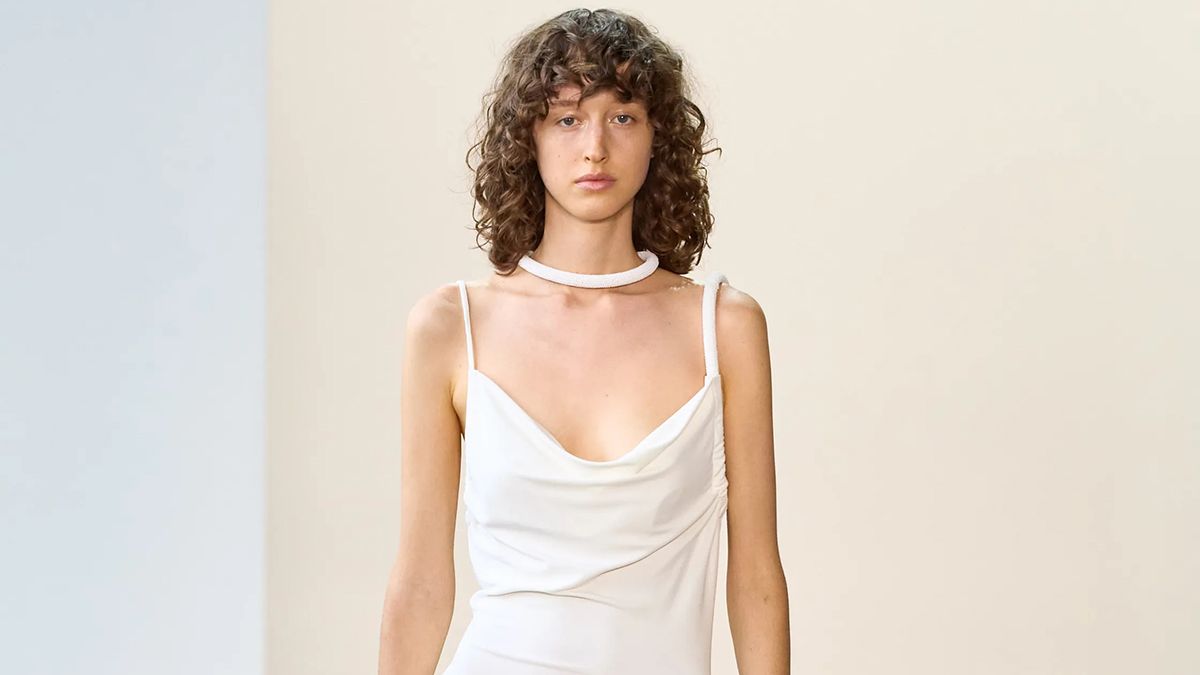 Белое платье – самый модный тренд весны: как выглядят стильные фасоны