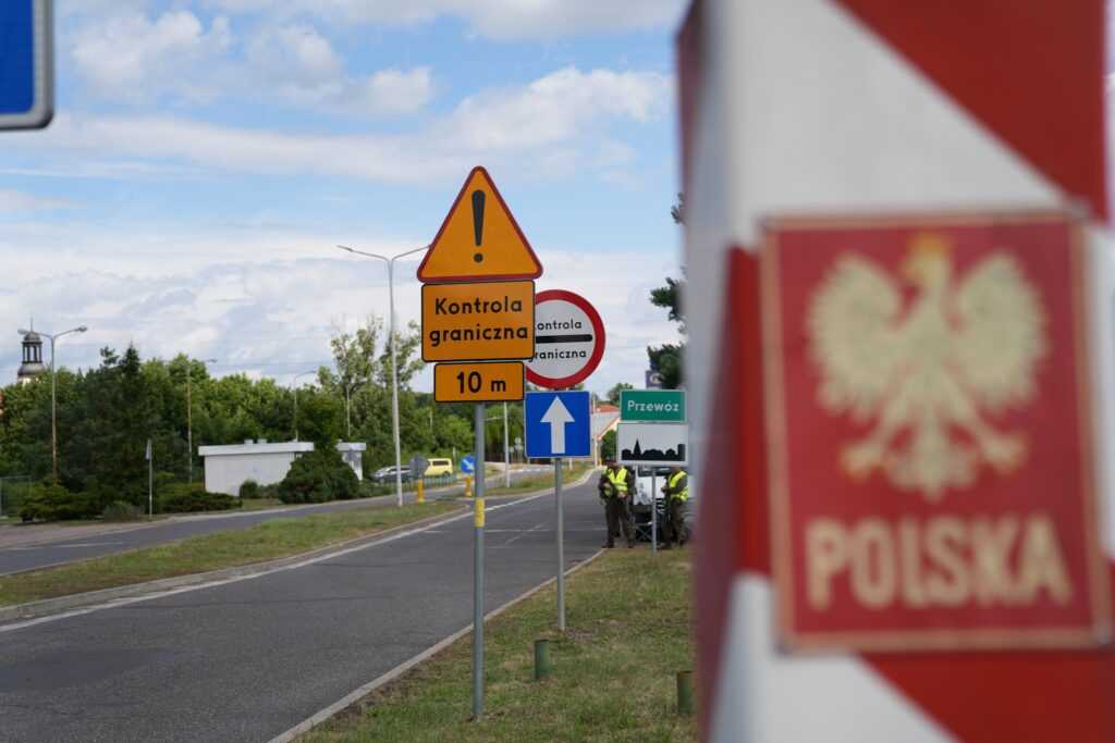 що не можна везти до Польщі